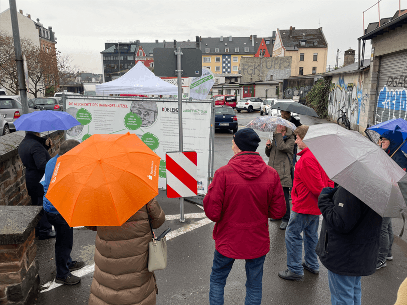 ko-luetzel_aktuelles_bahnhofsvorplatz-vorbereitet_4