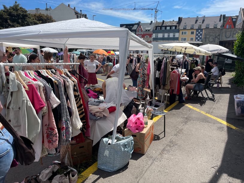 ko-luetzel_aktuelles_flohmarkt-bahnhofsvorplatz_1