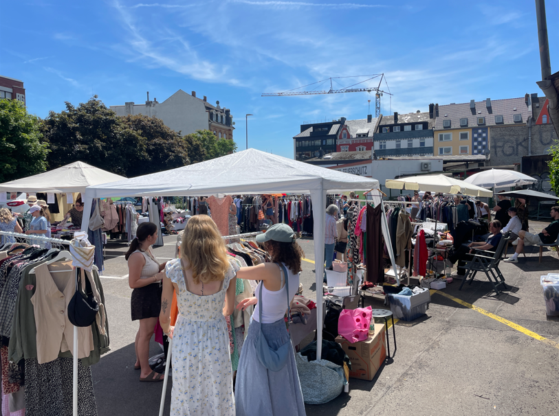 ko-luetzel_aktuelles_flohmarkt-bahnhofsvorplatz_4
