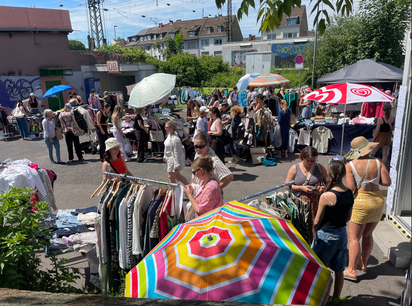 ko-luetzel_aktuelles_flohmarkt-bahnhofsvorplatz_5