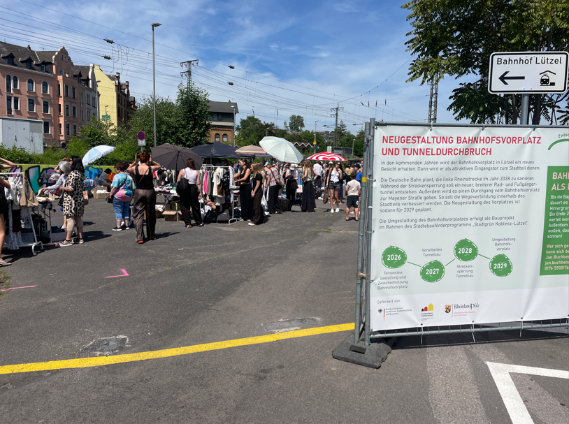 ko-luetzel_aktuelles_flohmarkt-bahnhofsvorplatz_6